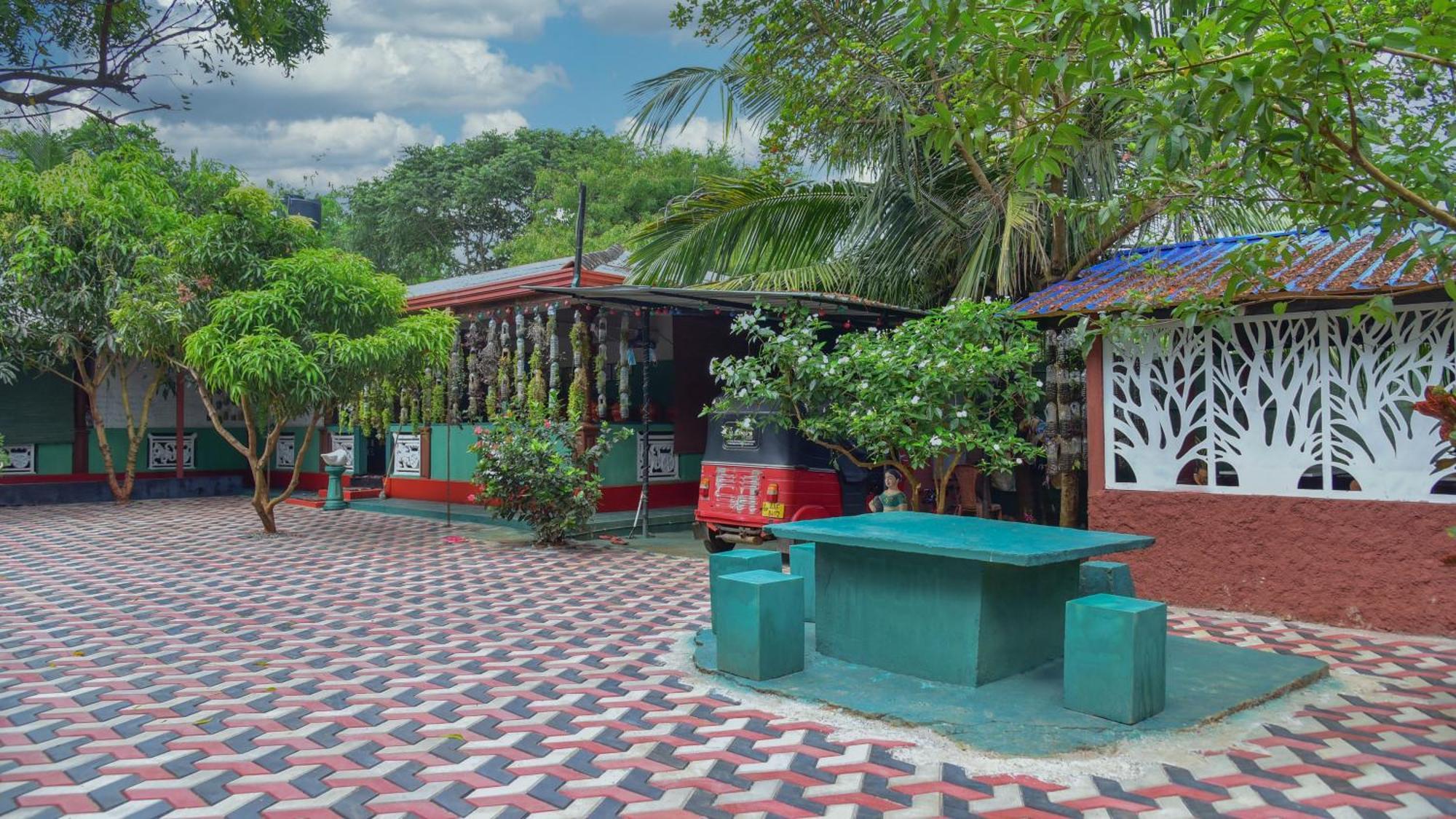 The King'S Garden Resort Дамбулла Экстерьер фото